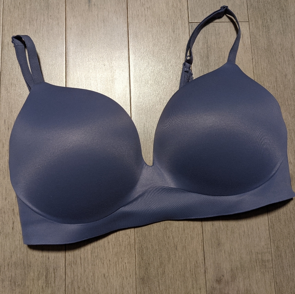 NWOT Victoria secret bras 36D
